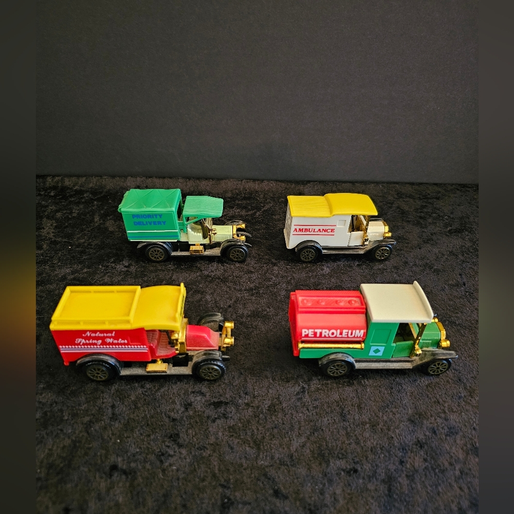Set Of 4 Vintage Readers Digest Model T Service Trucks